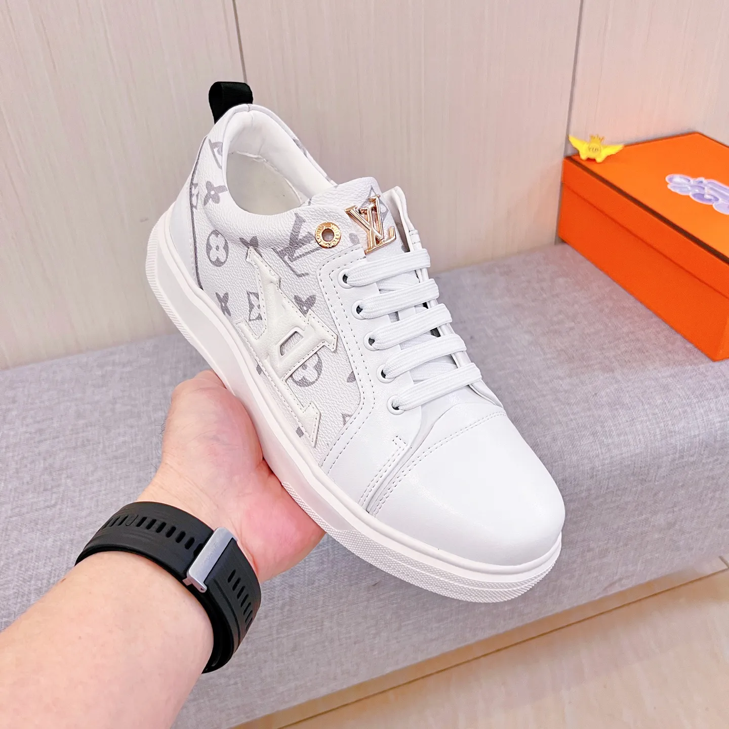 Men's Men's Shoes Men's Shoes💰 420 Men's Men's Shoes💰[LV]🔥Louis Vuitton Men's high-end brand official website 1:1 Latest masterpiece: The upper is made of Italian imported first-layer cowhide with a comfortable and breathable lining➕Original non-slip and wear-resistant outsole🔥, making walking more convenient and comfortable! An exclusive new model, a stunning work, a beautiful 1:1 replica [color] compared to the official quality! Create a fashionable personality to set off your uniqueness! A must-have for trendy men! Classic🔥Size: 38-44 Color: 🔥Multiple colors available🔥.